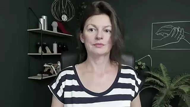 VivianWILD online show from July 16, 8:42 am