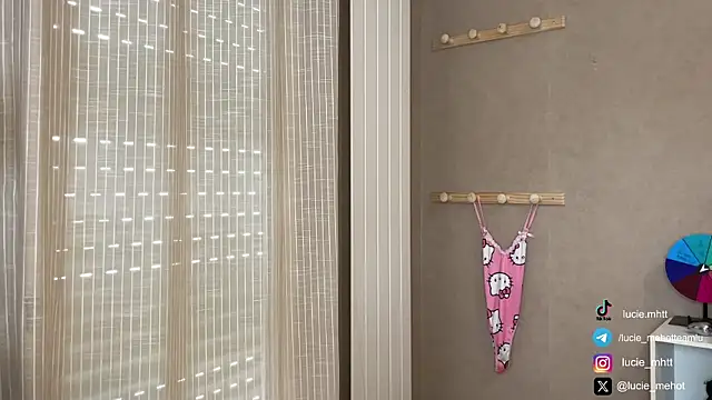 lucie mehott online show from September 14, 9:08 am