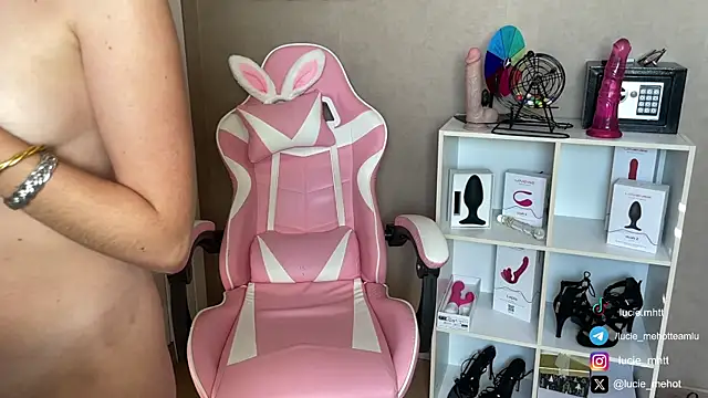 lucie mehott online show from September 29, 8:08 am