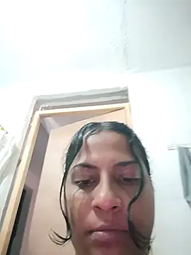 Snapshot of Giselabrunette25 chatting on January 18, 3:27 pm Giselabrunette25 online show from January 18, 3:27 pm
