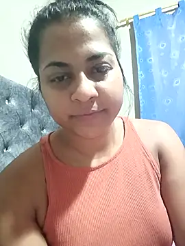 Snapshot of Giselabrunette25 chatting on February 11, 9:25 am Giselabrunette25 online show from February 11, 9:25 am