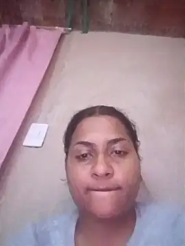 Snapshot of Giselabrunette25 chatting on February 11, 10:15 pm Giselabrunette25 online show from February 11, 10:15 pm