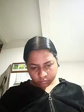 Snapshot of Giselabrunette25 chatting on February 19, 8:21 am Giselabrunette25 online show from February 19, 8:21 am