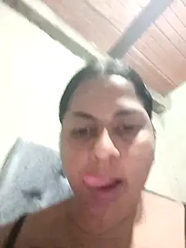 Snapshot of Giselabrunette25 chatting on March 1, 9:33 am Giselabrunette25 online show from March 1, 9:33 am