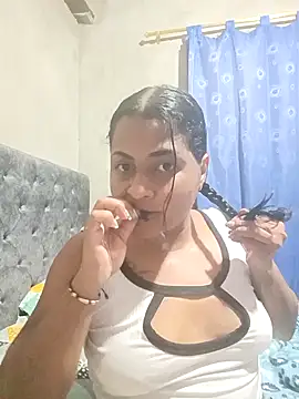 Snapshot of Giselabrunette25 chatting on March 4, 9:37 am Giselabrunette25 online show from March 4, 9:37 am