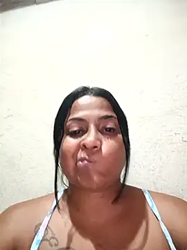 Snapshot of Giselabrunette25 chatting on March 30, 1:28 am Giselabrunette25 online show from March 30, 1:28 am