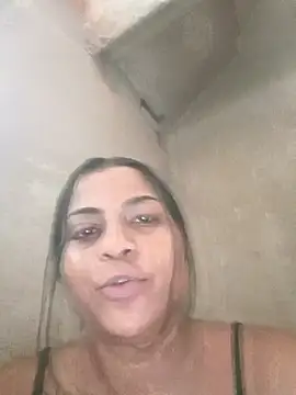 Snapshot of Giselabrunette25 chatting on April 1, 2:36 pm Giselabrunette25 online show from April 1, 2:36 pm