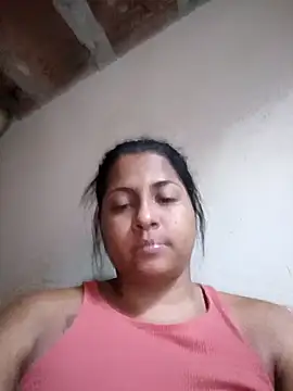 Snapshot of Giselabrunette25 chatting on April 9, 10:15 pm Giselabrunette25 online show from April 9, 10:15 pm
