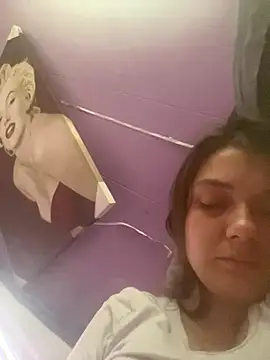 Snapshot of itzcheyduh chatting on October 14, 12:50 pm itzcheyduh online show from October 14, 12:50 pm