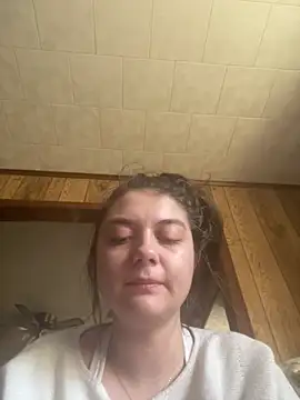 Snapshot of itzcheyduh chatting on February 28, 1:45 pm itzcheyduh online show from February 28, 1:45 pm