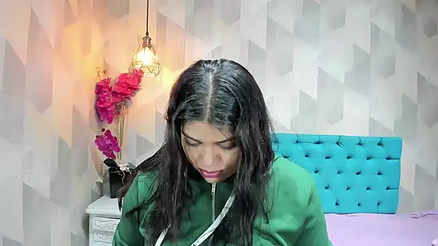 LindaBreeS online show from May 21, 1:07 pm