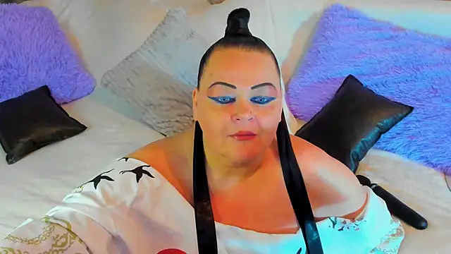 Snapshot of MilanaBiegert chatting on January 18, 2:33 pm MilanaBiegert online show from January 18, 2:33 pm