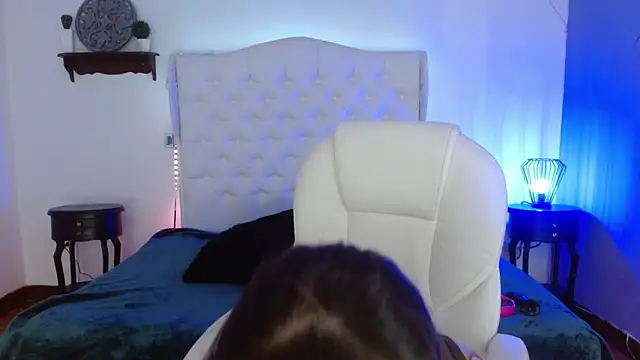 elena detroya online show from January 11, 6:23 pm