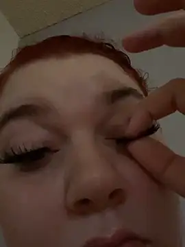 Snapshot of lolabun247 chatting on February 26, 7:42 am lolabun247 online show from February 26, 7:42 am