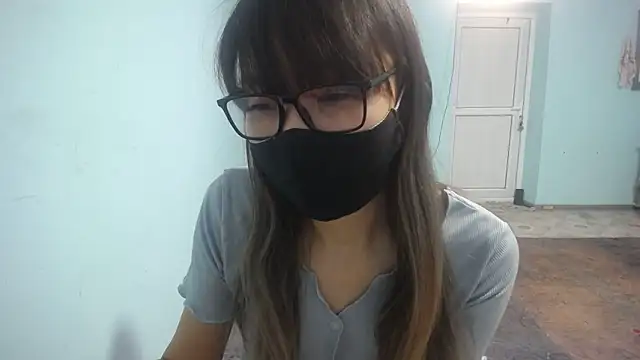 elllaaxx online show from December 3, 4:31 am