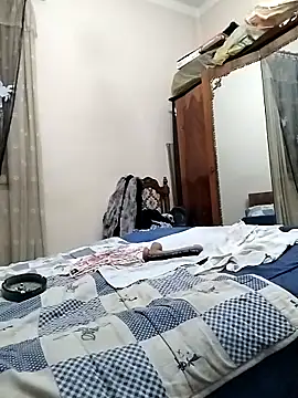 Snapshot of Lucia8600 chatting on February 7, 9:40 pm Lucia8600 online show from February 7, 9:40 pm