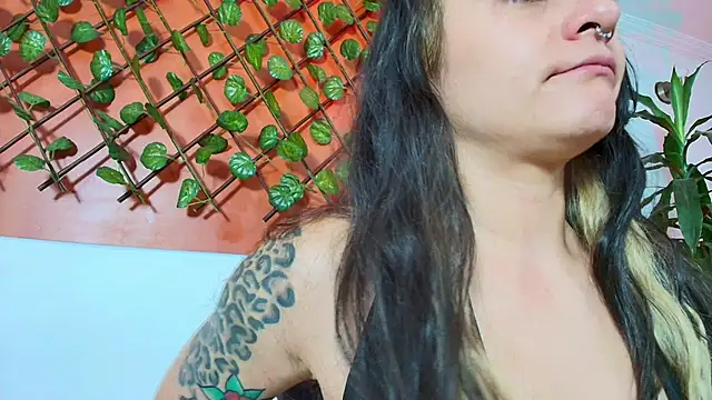 Naughty Kittenm online show from April 10, 11:15 am