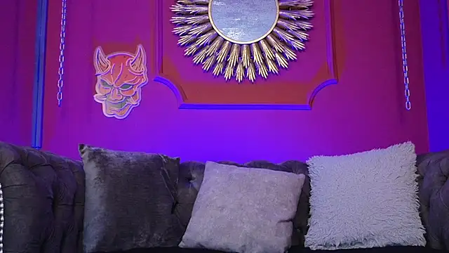 Julieta Russell online show from December 14, 12:32 pm