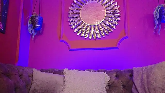 Julieta Russell online show from January 17, 12:21 pm