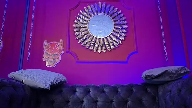Snapshot of Julieta_Russell chatting on April 23, 11:42 am Julieta Russell online show from April 23, 11:42 am