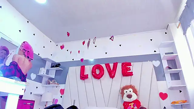 laurem-paulette online show from March 1, 1:29 pm