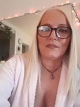 Snapshot of kikkastar chatting on January 2, 11:20 am kikkastar online show from January 2, 11:20 am