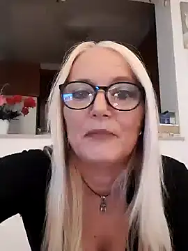 Snapshot of kikkastar chatting on January 14, 8:37 pm kikkastar online show from January 14, 8:37 pm