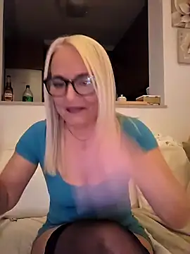 Snapshot of kikkastar chatting on February 13, 8:13 pm kikkastar online show from February 13, 8:13 pm