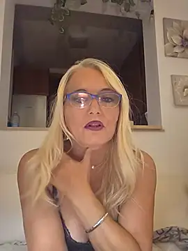 Snapshot of kikkastar chatting on September 24, 8:12 pm kikkastar online show from September 24, 8:12 pm