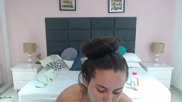 Snapshot of MadisonJenner chatting on December 21, 4:36 pm MadisonJenner online show from December 21, 4:36 pm