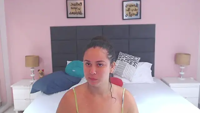 Snapshot of MadisonJenner chatting on January 4, 10:49 am MadisonJenner online show from January 4, 10:49 am