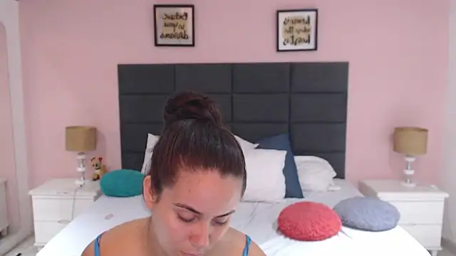 Snapshot of MadisonJenner chatting on January 18, 1:29 pm MadisonJenner online show from January 18, 1:29 pm