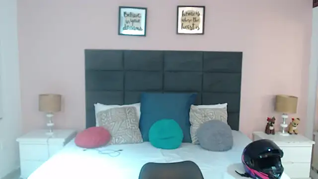 Snapshot of MadisonJenner chatting on November 13, 11:31 am MadisonJenner online show from November 13, 11:31 am