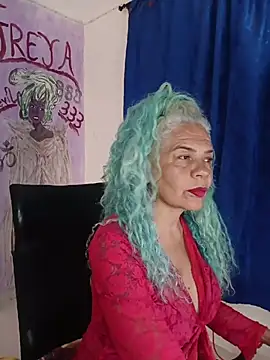 freyadevil333 online show from April 12, 5:01 am