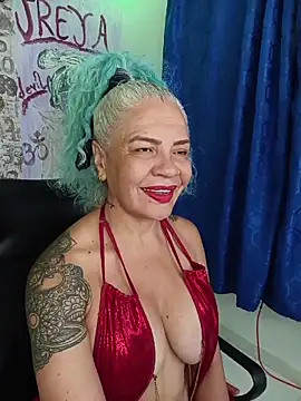 freyadevil333 online show from April 14, 8:20 am