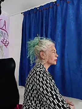 freyadevil333 online show from May 21, 5:14 am