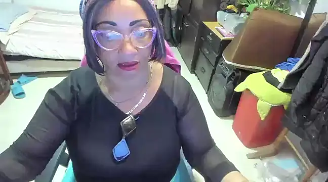 Snapshot of Mrs_mommy_ chatting on January 25, 11:00 pm Mrs mommy online show from January 25, 11:00 pm
