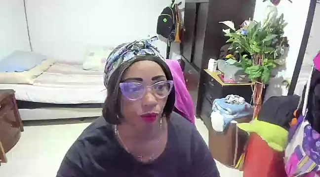 Snapshot of Mrs_mommy_ chatting on January 29, 5:13 pm Mrs mommy online show from January 29, 5:13 pm