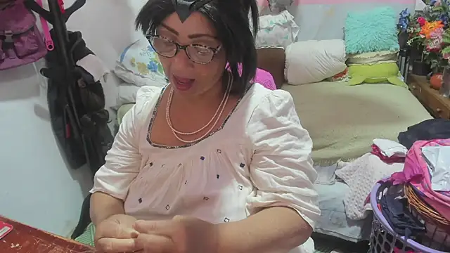 Snapshot of Mrs_mommy_ chatting on April 25, 4:37 pm Mrs mommy online show from April 25, 4:37 pm