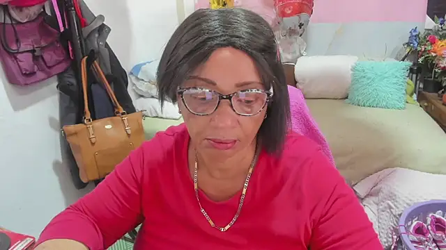 Snapshot of Mrs_mommy_ chatting on April 27, 7:23 pm Mrs mommy online show from April 27, 7:23 pm