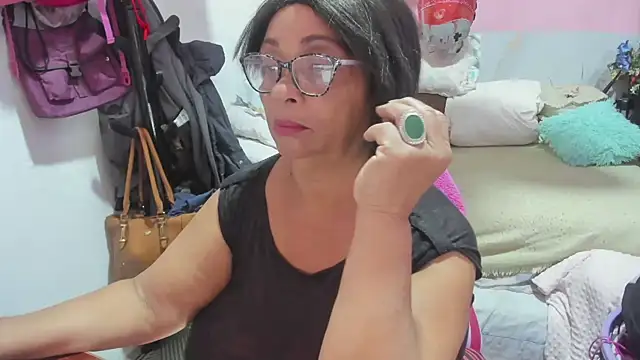 Snapshot of Mrs_mommy_ chatting on April 28, 5:40 pm Mrs mommy online show from April 28, 5:40 pm