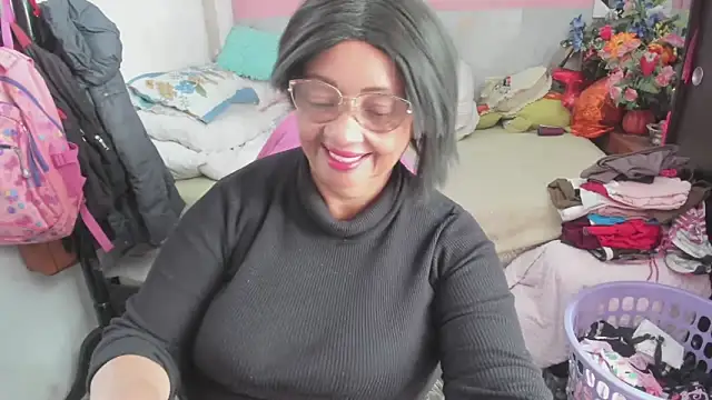 Snapshot of Mrs_mommy_ chatting on May 6, 7:08 pm Mrs mommy online show from May 6, 7:08 pm