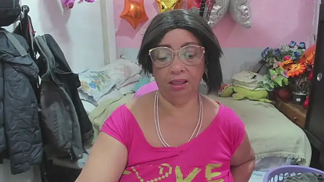 Snapshot of Mrs_mommy_ chatting on May 10, 6:57 pm Mrs mommy online show from May 10, 6:57 pm