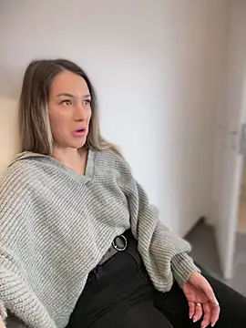 HotXMom online show from February 10, 4:52 am