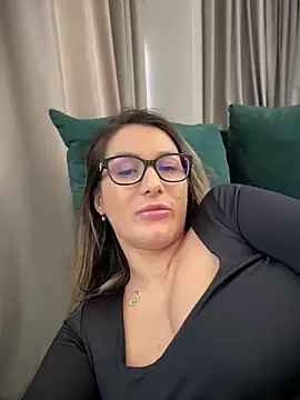 HotXMom online show from February 18, 11:11 am