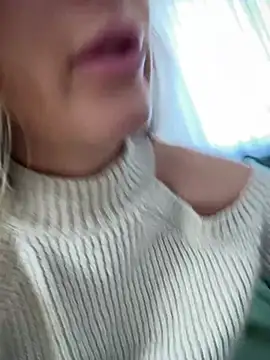 HotXMom online show from February 19, 10:45 am