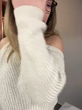 HotXMom online show from March 1, 4:47 am