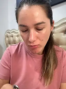 Snapshot of HotXMom chatting on June 8, 6:36 am HotXMom online show from June 8, 6:36 am