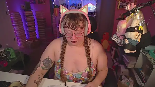 Snapshot of FatVeronica chatting on June 22, 3:25 am FatVeronica online show from June 22, 3:25 am