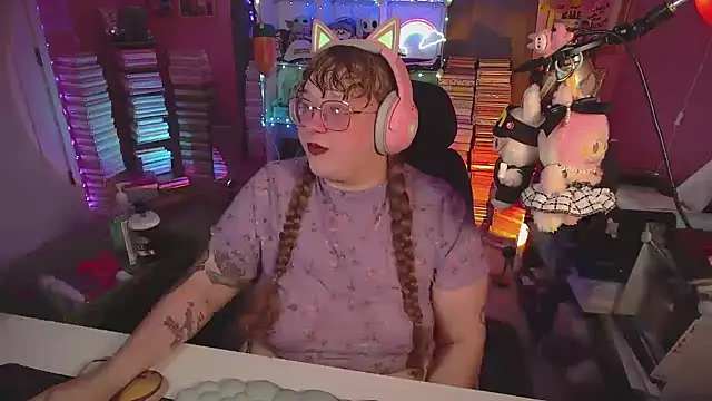 Snapshot of FatVeronica chatting on July 12, 5:26 pm FatVeronica online show from July 12, 5:26 pm